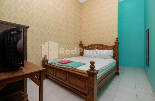 Tuban Sub-District Hotel | Hotel Wisata Ziarah Sunan Bonang Syariah Mitra RedDoorz