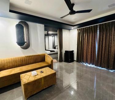 Kharadi Hotel | Hotel WooW Suites Kharadi Bypass