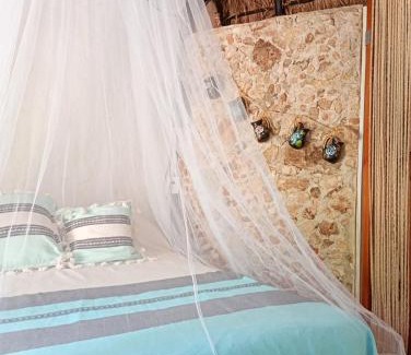 Izamal Hotel | Hotel y Museo Aldea Maya Toktli Orígenes - Casa Maya Toh - Alberca, Wifi Starlink, Tour Museo