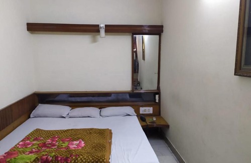 Paharganj House | Hotel Yes Please Lodge