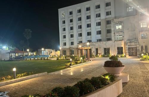 Pipra Dewas Hotel | Hotel Yuvraj Dx