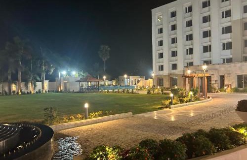 Pipra Dewas Hotel | Hotel Yuvraj Dx