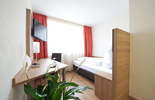 Bergerhausen Hotel | Hotel zur Riss