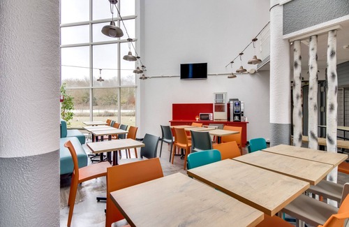 Bourges Hotel | hotelF1 Bourges Le Subdray