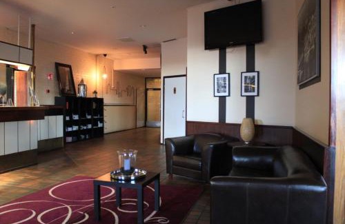 Karhula Hotel | Hotelli Leikari