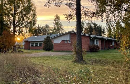 Rautavaara Hotel | Hotelli Ravintola Tiilikka