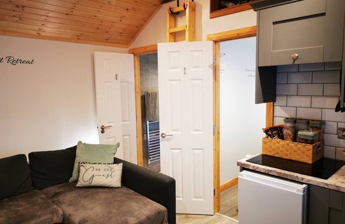 Limavady Cabin | HotTub-Nature-FamilyFriendly-WiFi-Parking