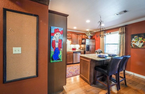 Oxford House | Hotty Toddy, Perfect Spotty! 4B/3B Townhouse Rental