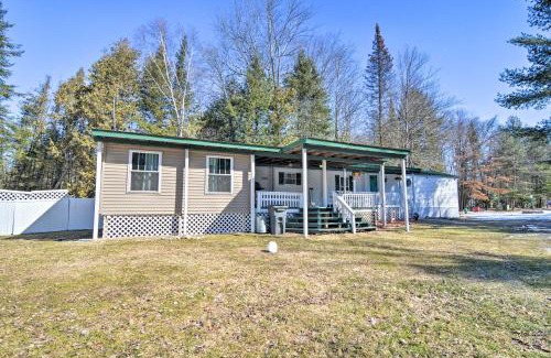 Prudenville House | Houghton Lake Area Home with Fire Pit and Yard!