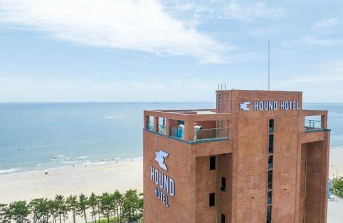 Kunip Hotel | Hound Hotel Deacheon Beach