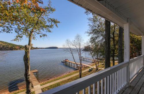 Leesburg House | House #04 - Happy Camper-(No Pets) -Private Pier