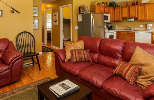 Leesburg House | House # 11 - As Good As It Gets (not pet friendly) Pool View