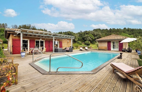 Beaufort House | House 2 cottages in the heart of nature in a village. superb view swimming pool