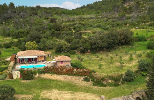 Beaufort House | House 2 cottages in the heart of nature in a village. superb view swimming pool