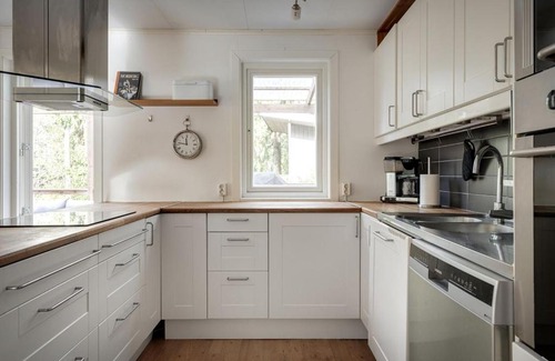 Vidja House | house 20min from sthlm c, 250meters to lake