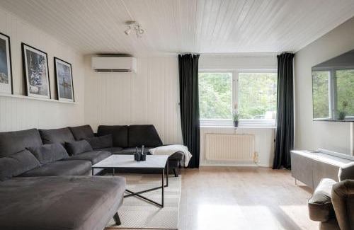 Vidja House | house 20min from sthlm c, 250meters to lake