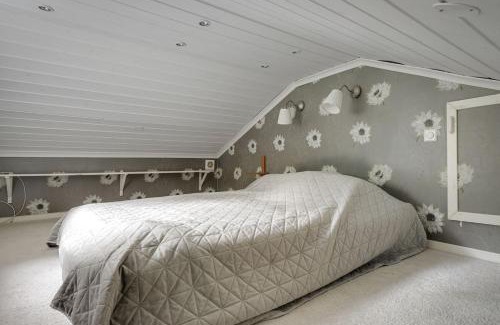 Vidja House | house 20min from sthlm c, 250meters to lake