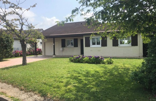Belbeuf House | House 3 bedrooms Garden south view Fields Carrefour School Swimming pool Bus Rouen on foot
