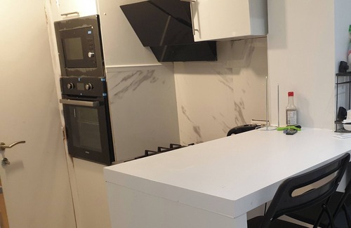 Quartier Midi-Lemonnier - Zuid-Lemonnierwijk House | House, 3 flats, 4 bathrooms, 3 kitchens, 3 living areas in Brussels central