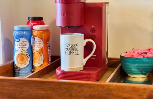 Near Eastside House | House: 4 Beds + Sofa Bed, Sleeps 7, Big Driveway