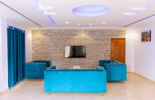 Littoral Department House | House 5 Mins From the Beach, 15 Mins From the Airport