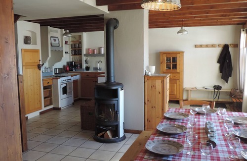 Albiez-Montrond Ski Chalet | House 8 people comfortably 150m from the slopes - Linen included