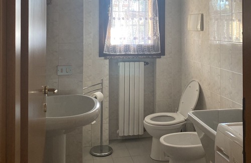 Romano di Lombardia Apartment | House a few steps from the station, near BGY / MILAN (free parking)