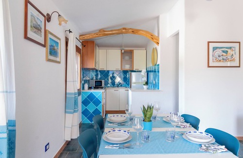 Orosei Apartment | House adjacent to playground with ancient olive trees