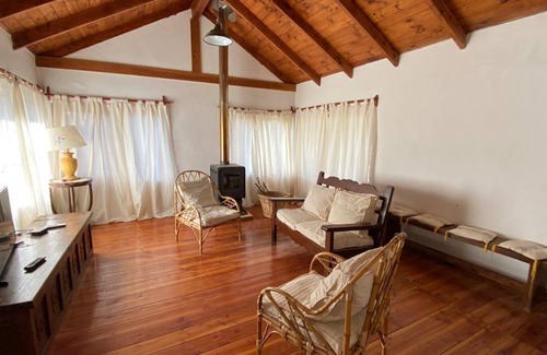 San Carlos de Bariloche House | House with garden and barbecue, close to the hill