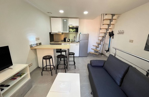 Champeix House | House at the foot of the castle + private parking