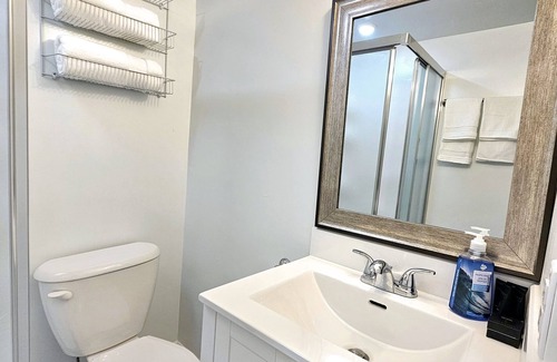 Summerside Cabin | House bed and breakfast type. Can be family or single travelers