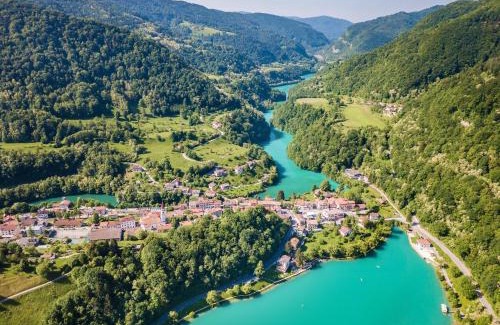 Most na Soci Villa | House by the Lake