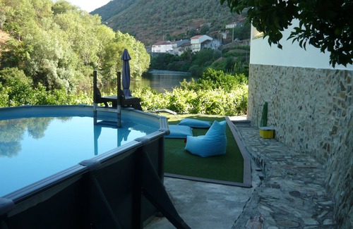 Bomfim Cottage | House Field in Pinhao, Portugal . On the bank of Pinhão River!