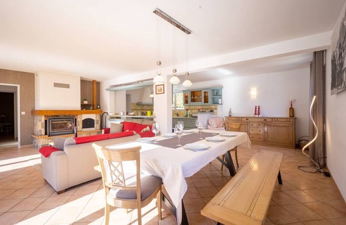 Peyragudes House | House for 10 near lake, WiFi, secure garage
