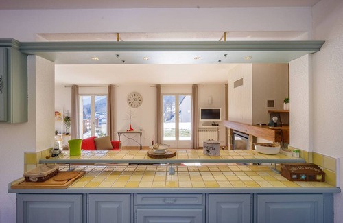 Peyragudes House | House for 10 near lake, WiFi, secure garage