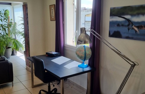 Vayres House | House for 6 and a baby, quiet and bright, all comforts, shaded terrace
