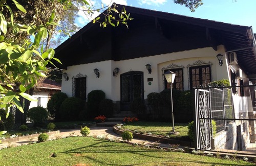 Vila Suzana House | House for Family Canela