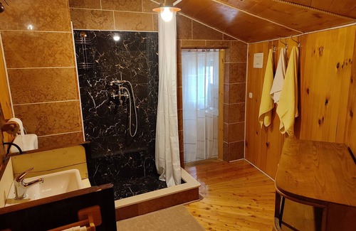 Bol House | House Galisnjak with jacuzzi (99561-K1) - Bol - island Brac