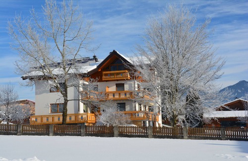 Hoefen Apartment | House in a quiet location with a large garden on the edge of the village near the Reutten cable cars