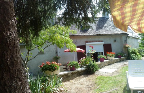 Le Lardin-Saint-Lazare House | House in small village very calm, cordial, close to the caves of Lascaux 4