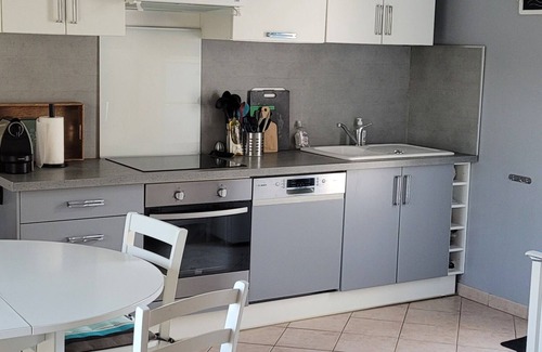 Domino House | House in Domino 3 bedrooms, 2 bathrooms,