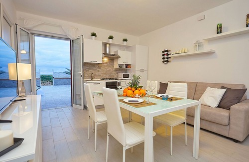 Balestrate Apartment | House in front of the beach of Balestrate