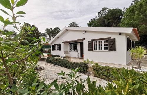 Casalinho House | House in Lagoa de Óbidos, garden, private pool, Wifi
