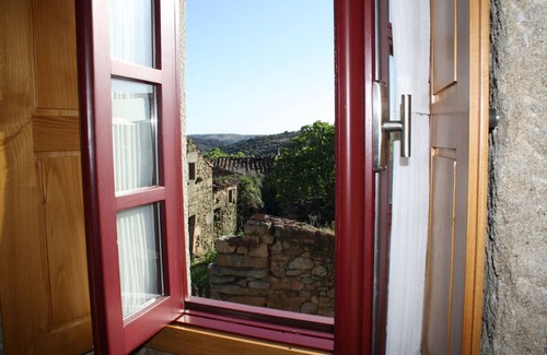 Sendim Cottage | House in Picote no Parque Natural do Douro Internacional