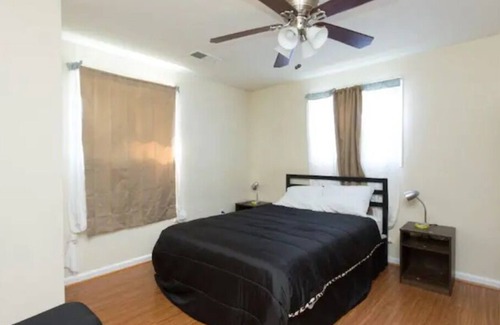 Sterling House | House in Sterling sleeps 12, parking available