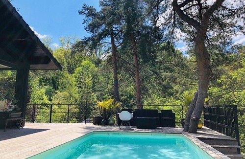 Maisse Villa | House in the forest 50km from Paris