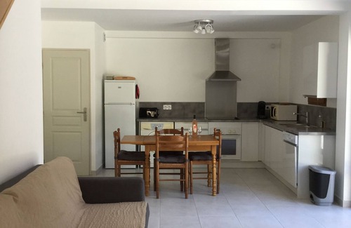 Saint-Christol Cottage | House in the heart of the vineyard Guinand