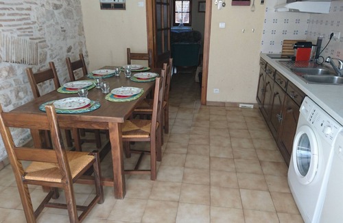 Monpazier House | HOUSE IN THE HEART OF A MEDIEVAL BASTIDE WITH SHADED PATIO