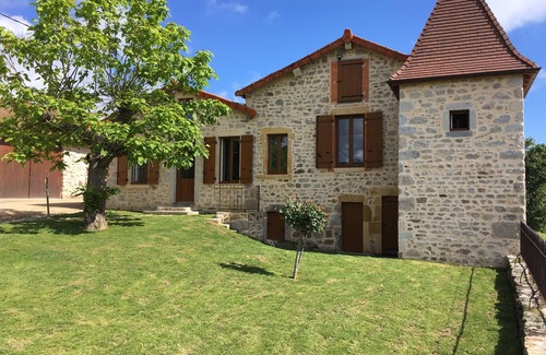 Renaison House | House in the heart of vineyards on a vineyard, Le Domaine de la Paroisse
