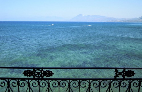 Porticello Apartment | House in the seaside village of Santa Nicolicchia